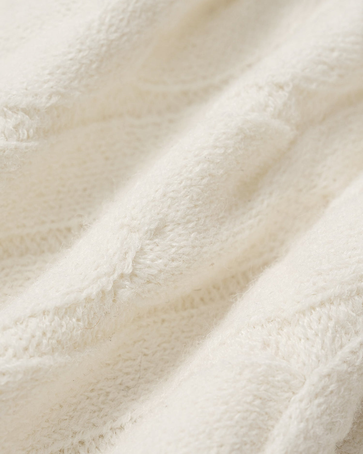 Off White Dokulu Düğmeli Triko Hırka