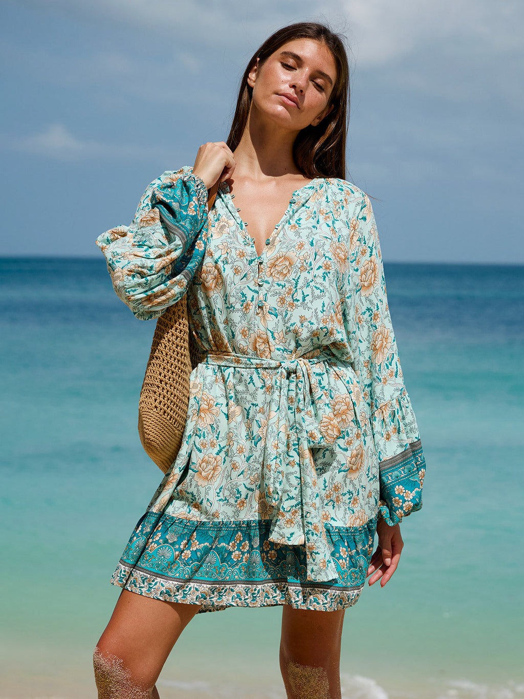 Çiçekli Raglan Kol Plaj Elbisesi - Şık ve Rahat Yaz Modası